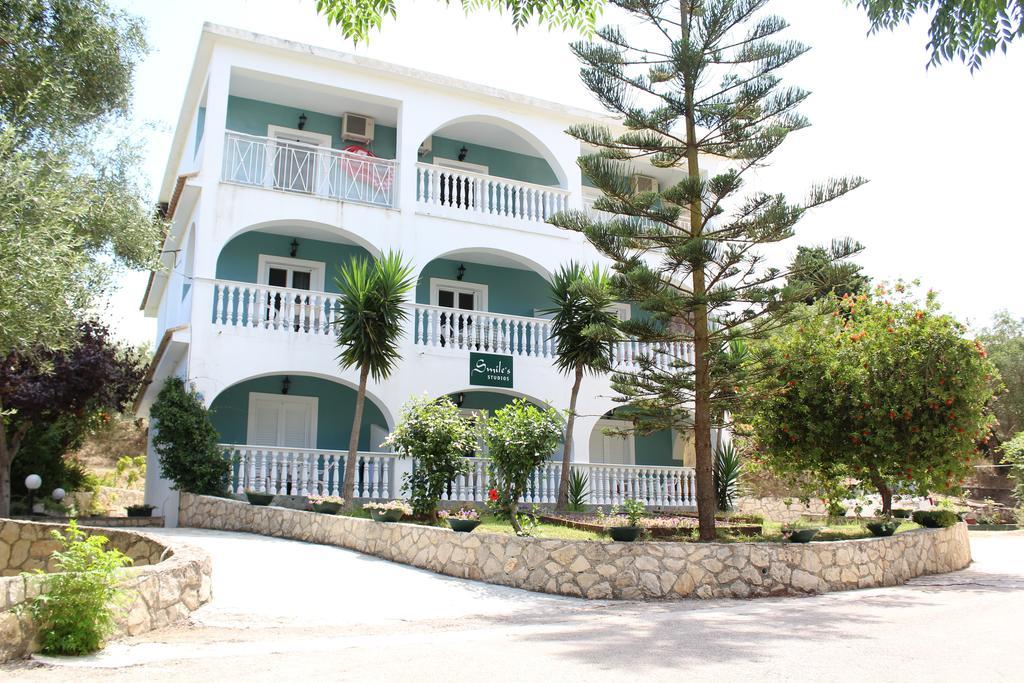 Smile'S Studios Tsilivi  Luaran gambar